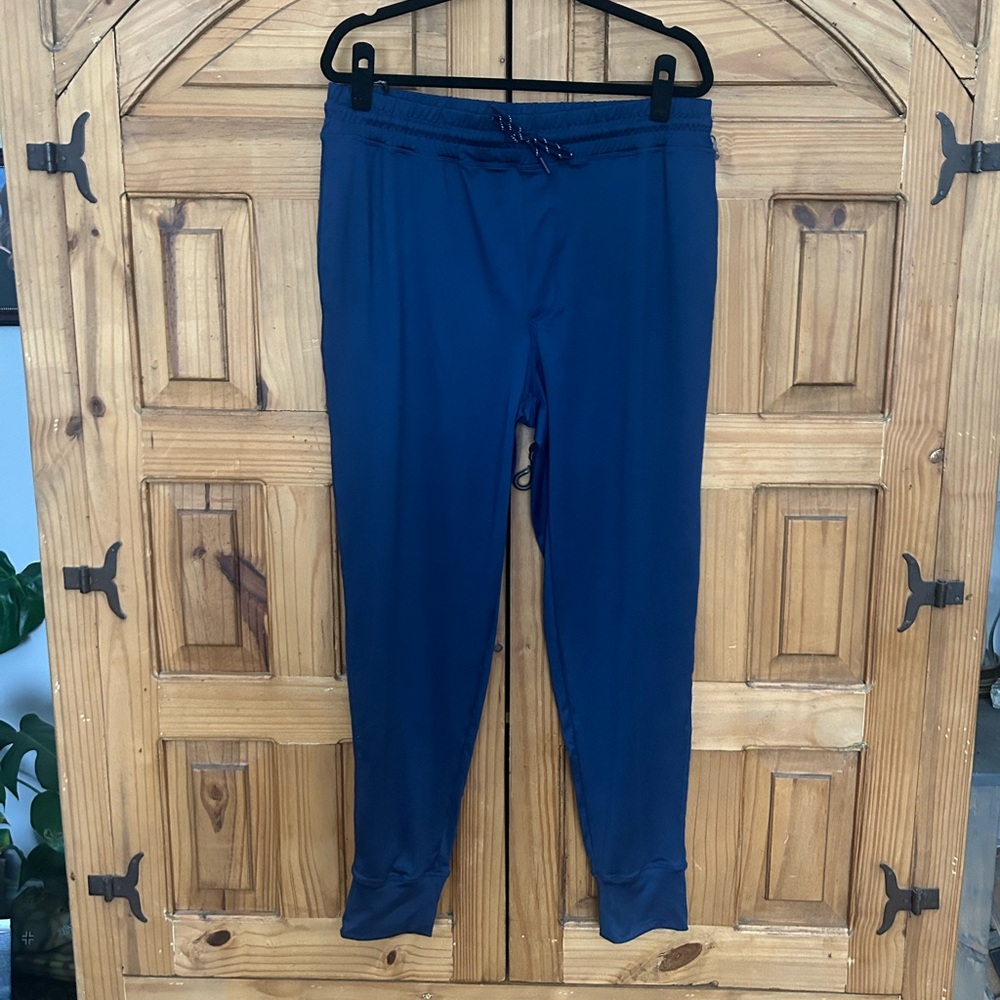 Men’s LOLE Casual Joggers
